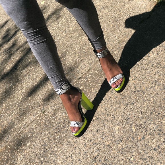 Heels - Picture 3 of 3